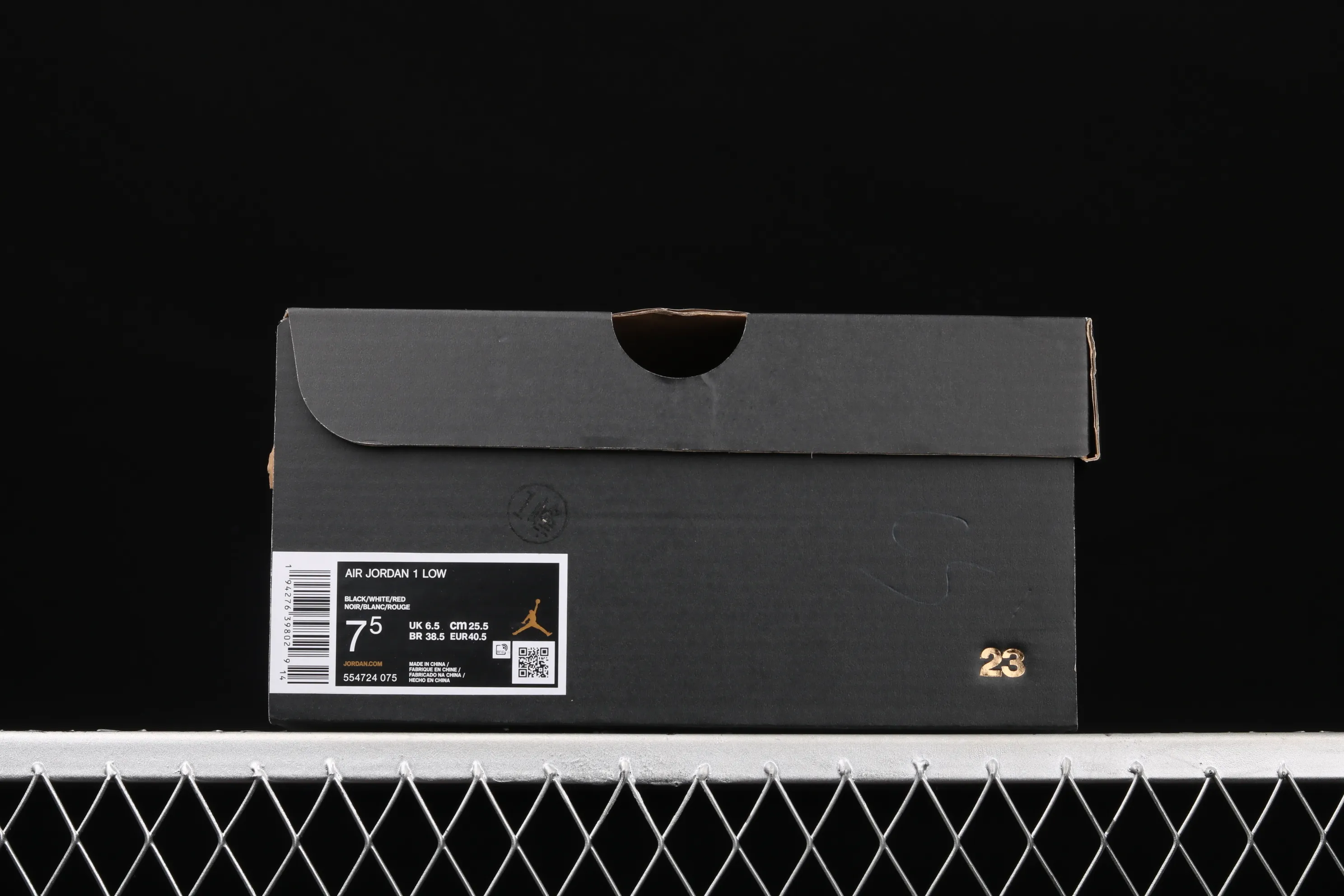 All categories Air Jordan Jordan series basketball shoes Air Jordan 1 Mid Air Jordan 1 Mid AJ1 Joe 1 black and white red hook Zhongbang basketball shoes 554724-075
